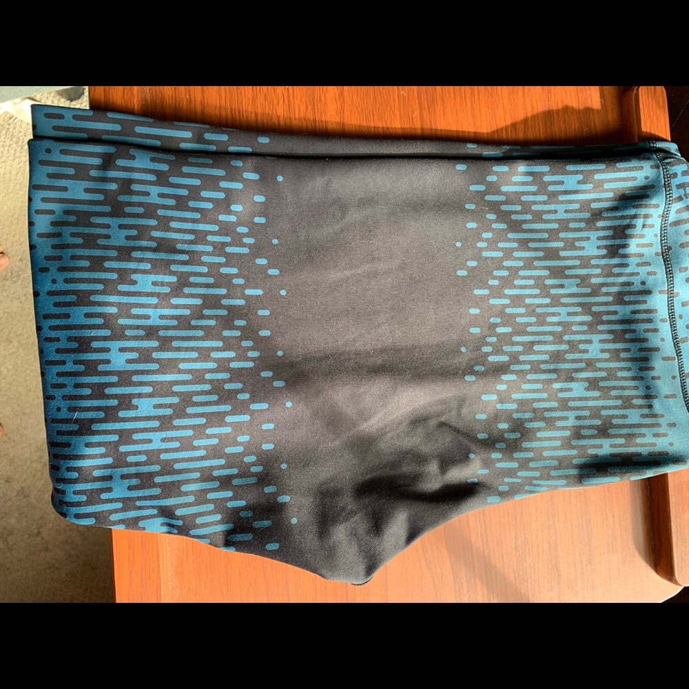 Zyia teal grid light and tight high rise 7/8 pants